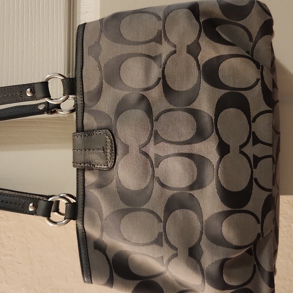 Coach Shoulder Bag - Picture 2 of 14